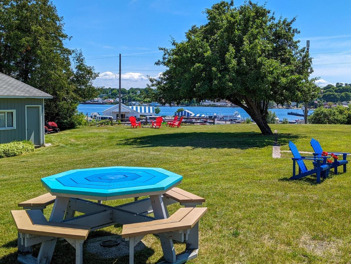 Huron Inn St. Ignace Exterior foto